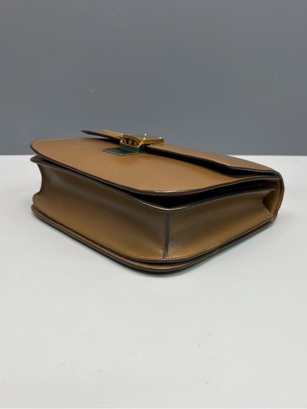 Celine Brown Leather Classic Box Crossbody with Gold Hardware - Picture 4 of 9